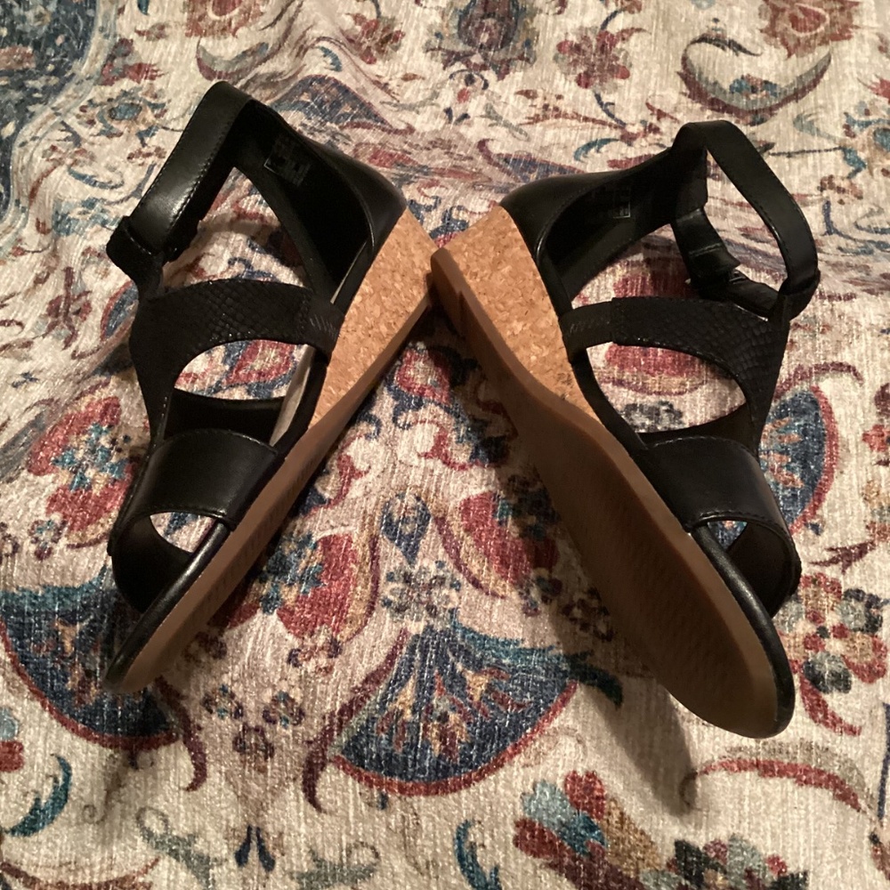 Clarks - Picture 2 of 5